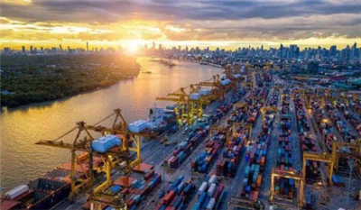 Les Commandes À L'Exportation Des Entreprises De Commerce Extérieur Améliorée...